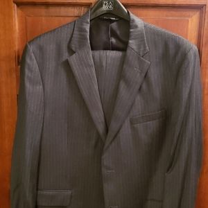 Jos A Banks Gray pinstripe suit 46L 100% wool